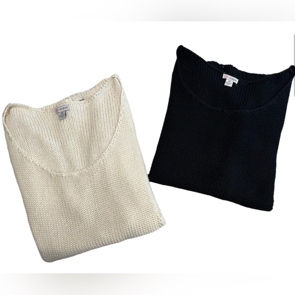 Bundle of 2 Guess Sweaters Size Small - Picture 1 of 15